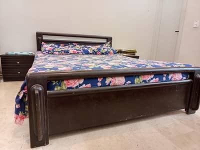 queen size bed set.
