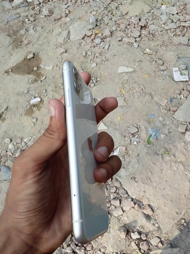 Apple iPhone 11 2