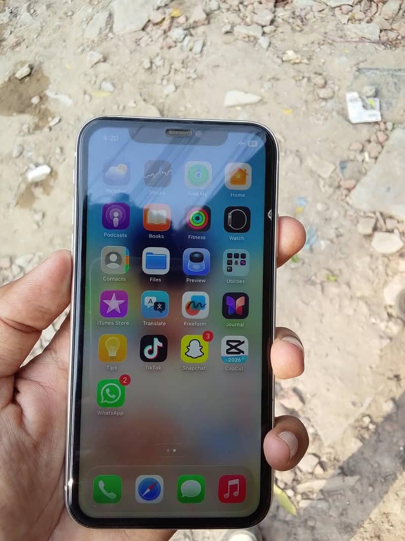Apple iPhone 11 3