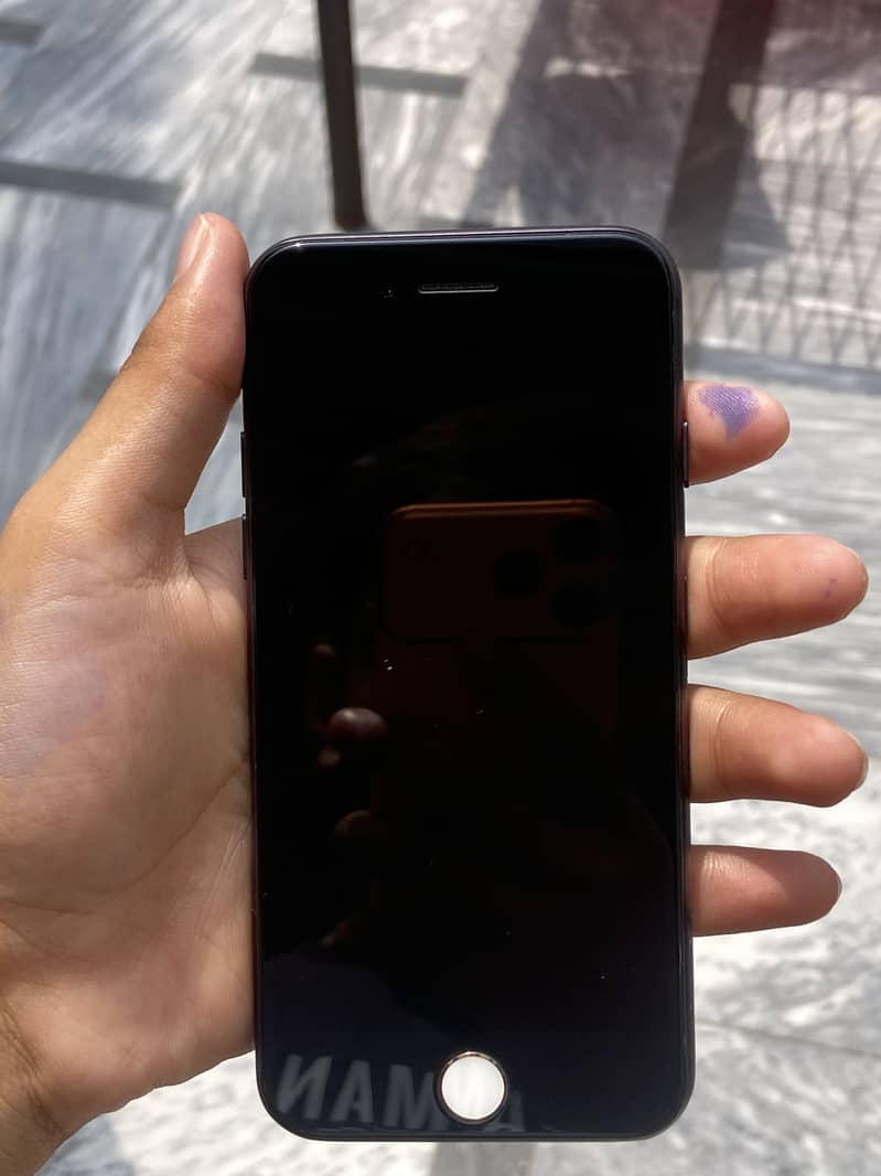 Apple iPhone 8 1