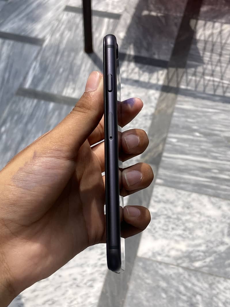 Apple iPhone 8 4