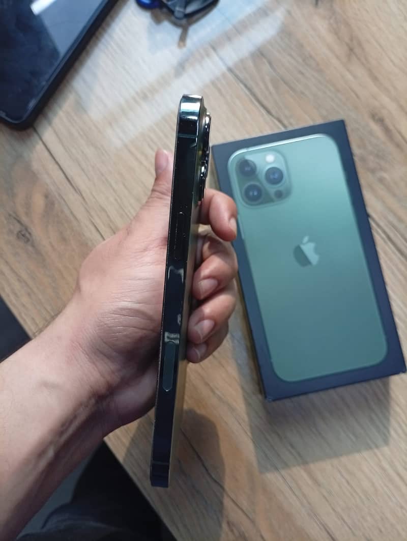 Apple iPhone 13 Pro Max 3