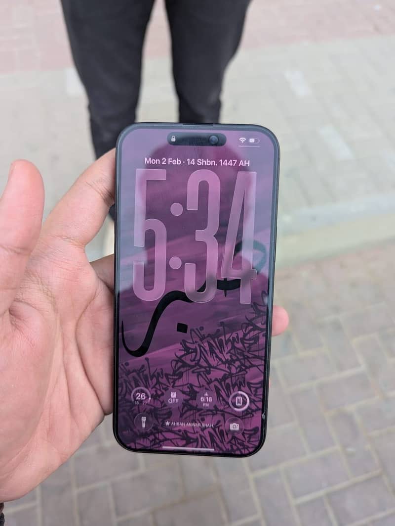Apple iPhone 16 Pro Max 3