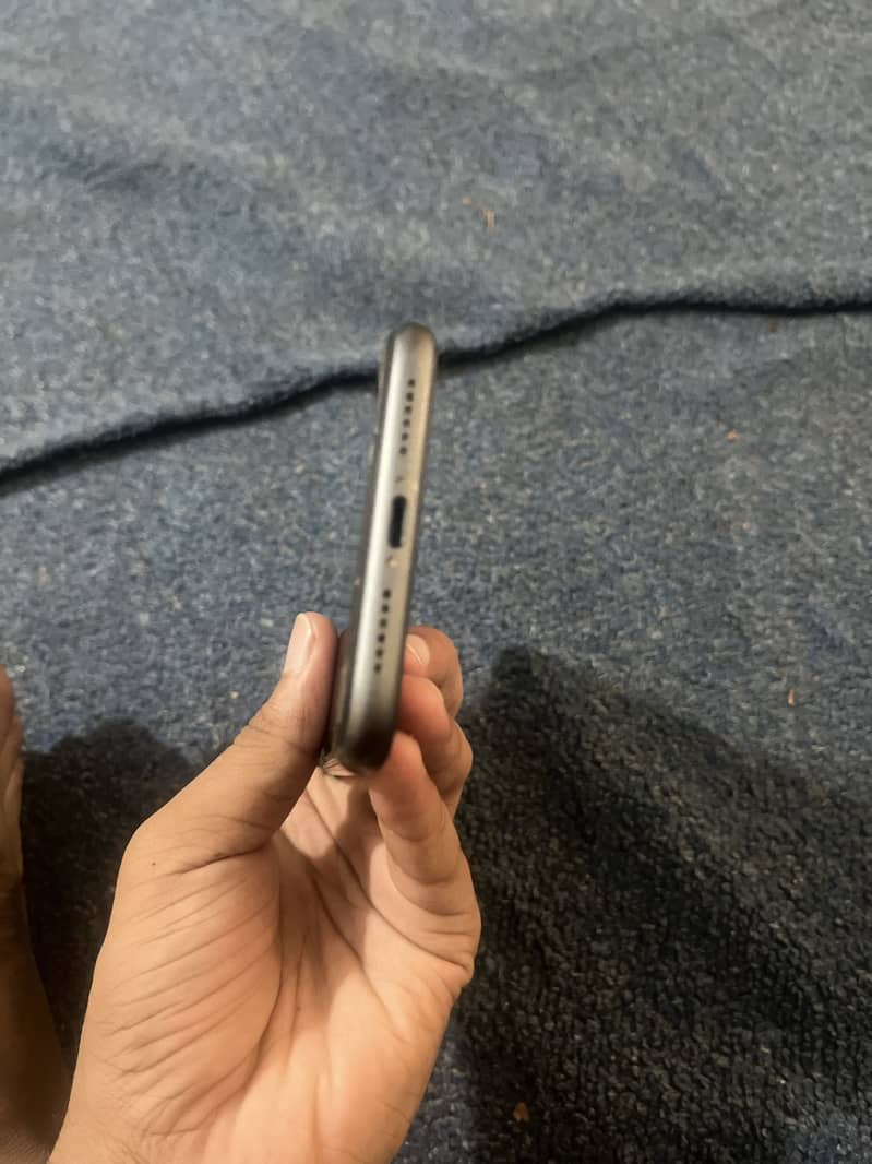 Apple iPhone 11 1