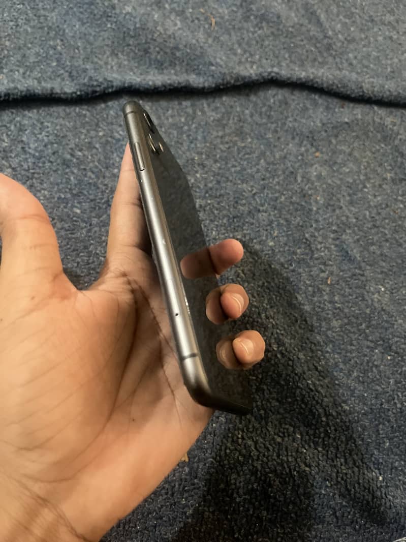 Apple iPhone 11 2
