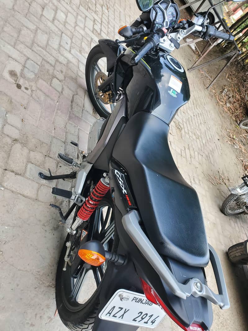 Suzuki GSX 125 6