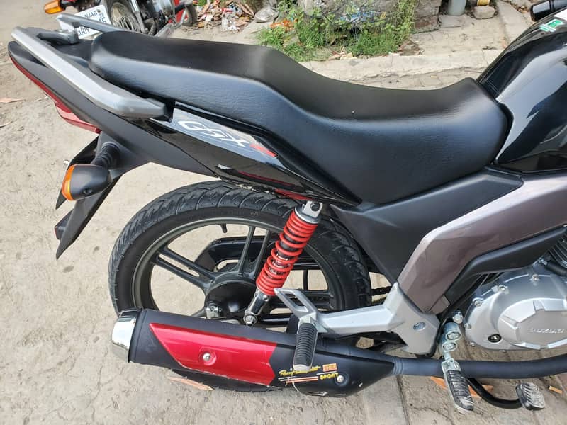 Suzuki GSX 125 7