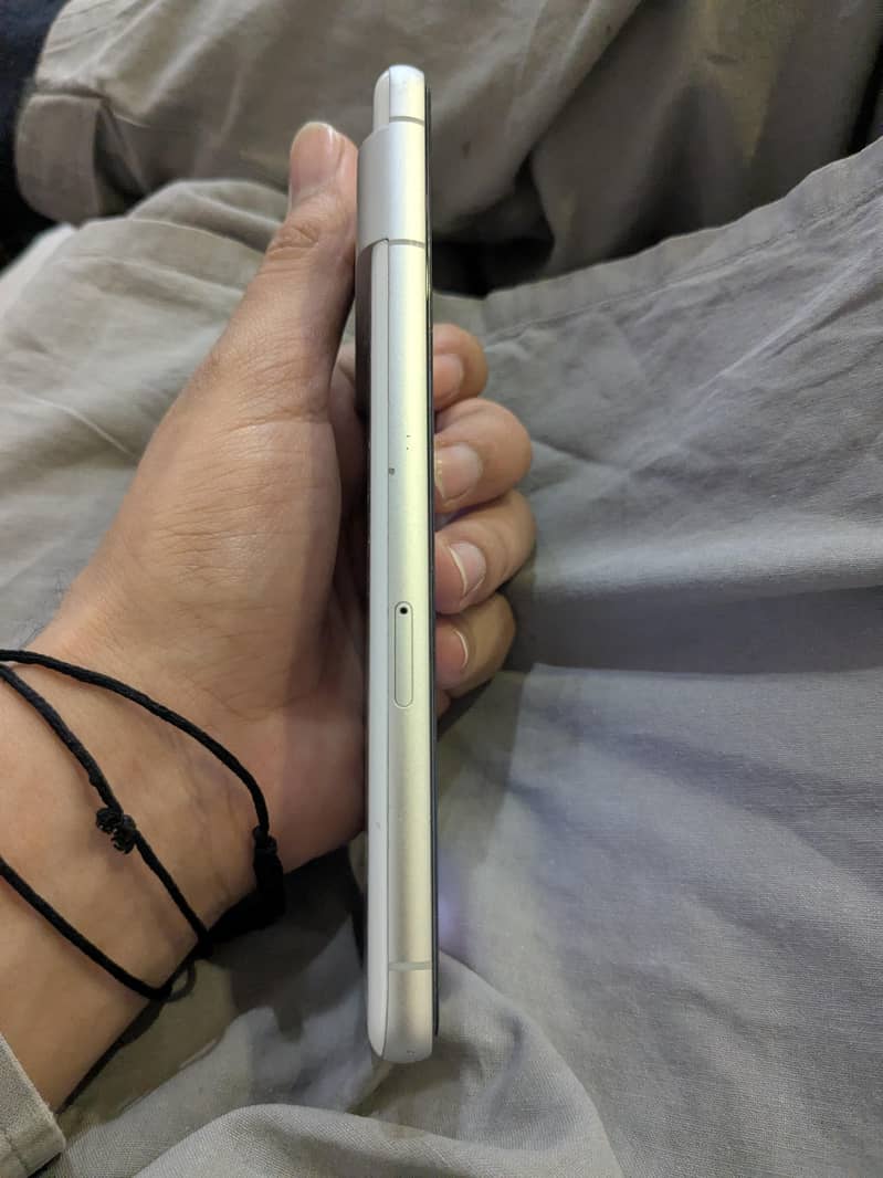 Google Pixel 7 4