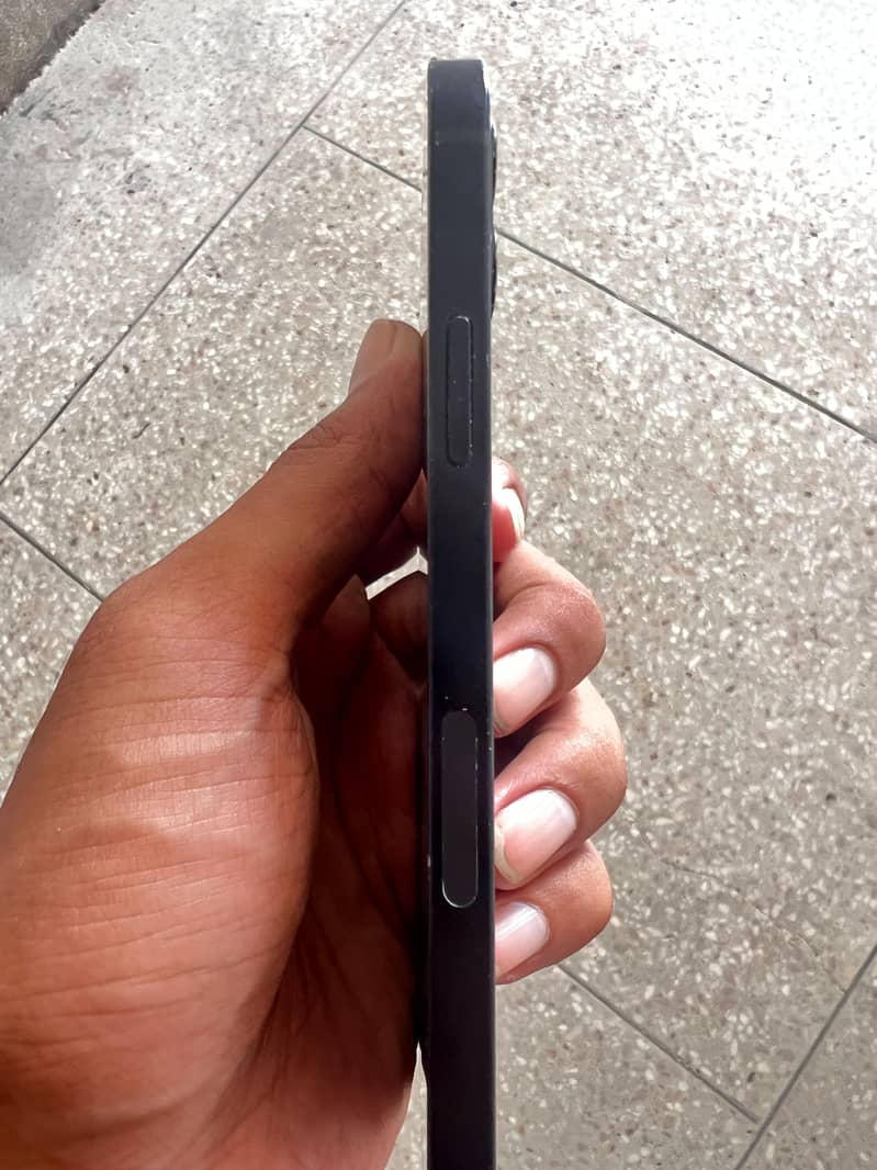 Apple iPhone 12 3