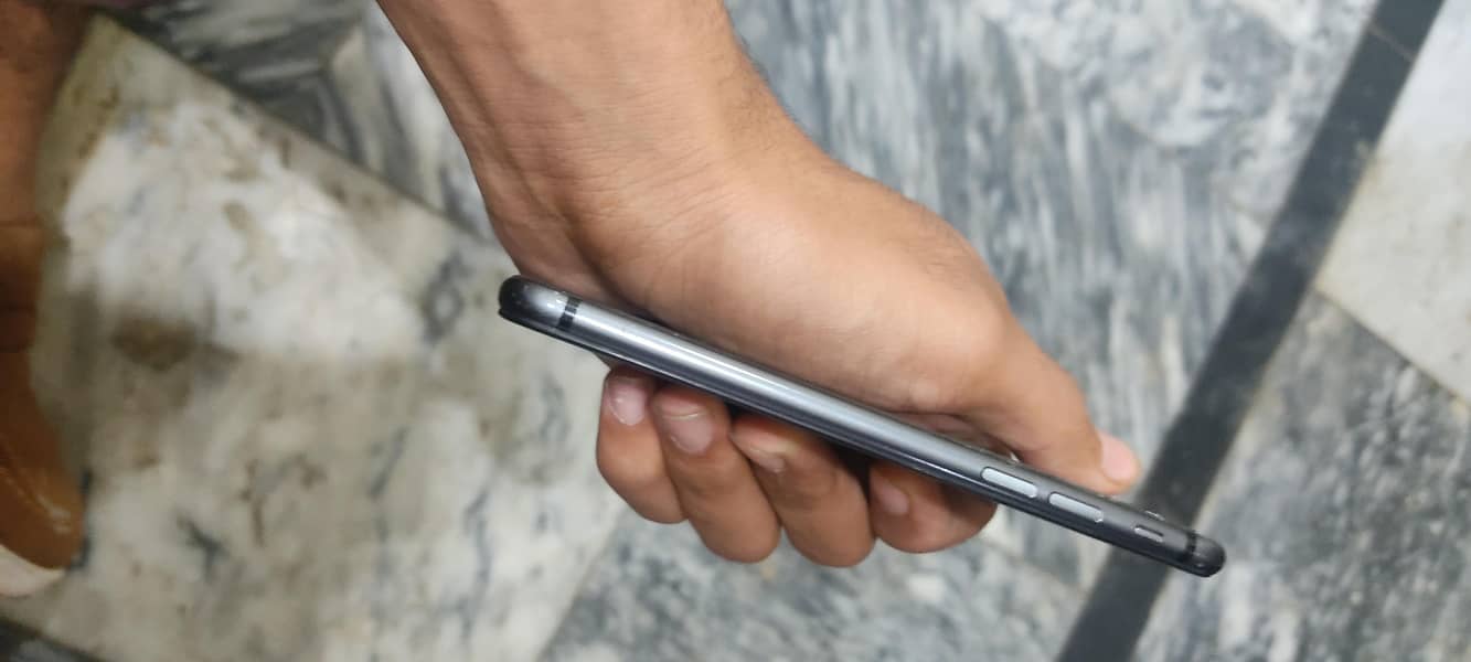 Apple iPhone 8 2