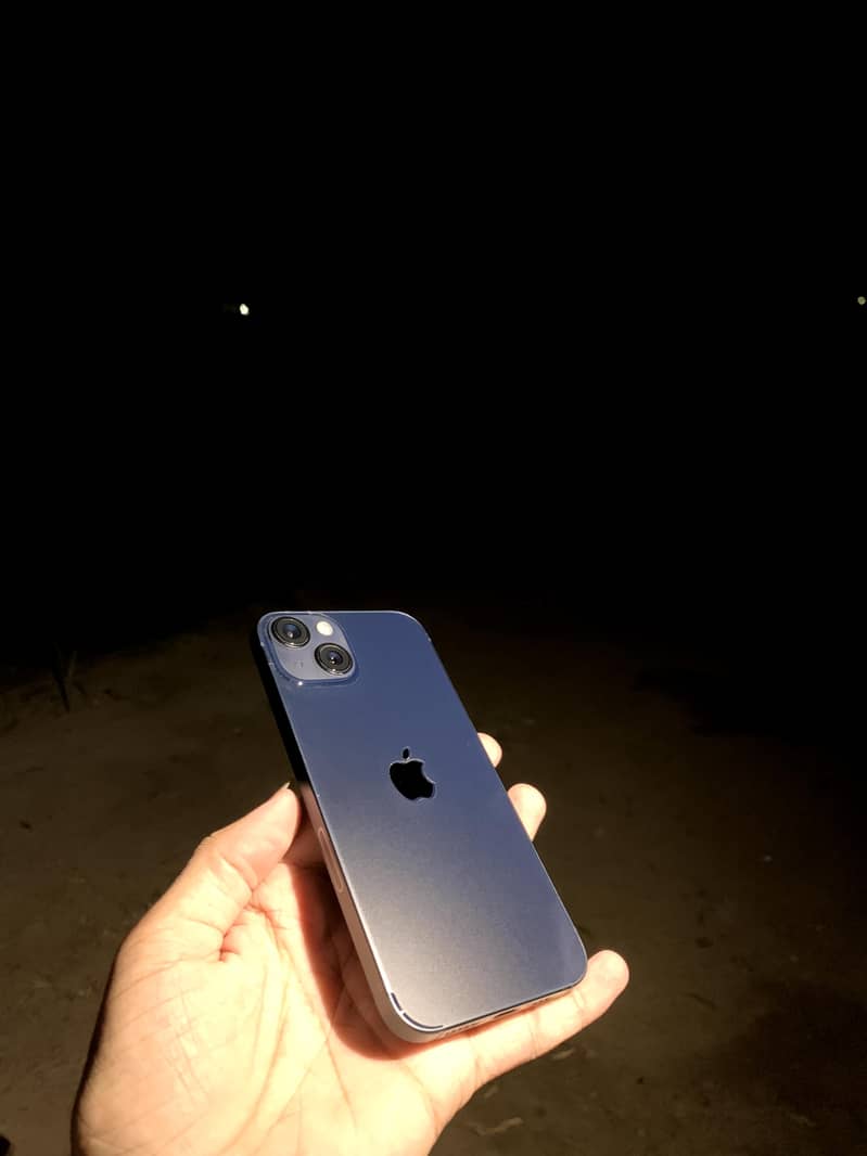 Apple iPhone 13 2