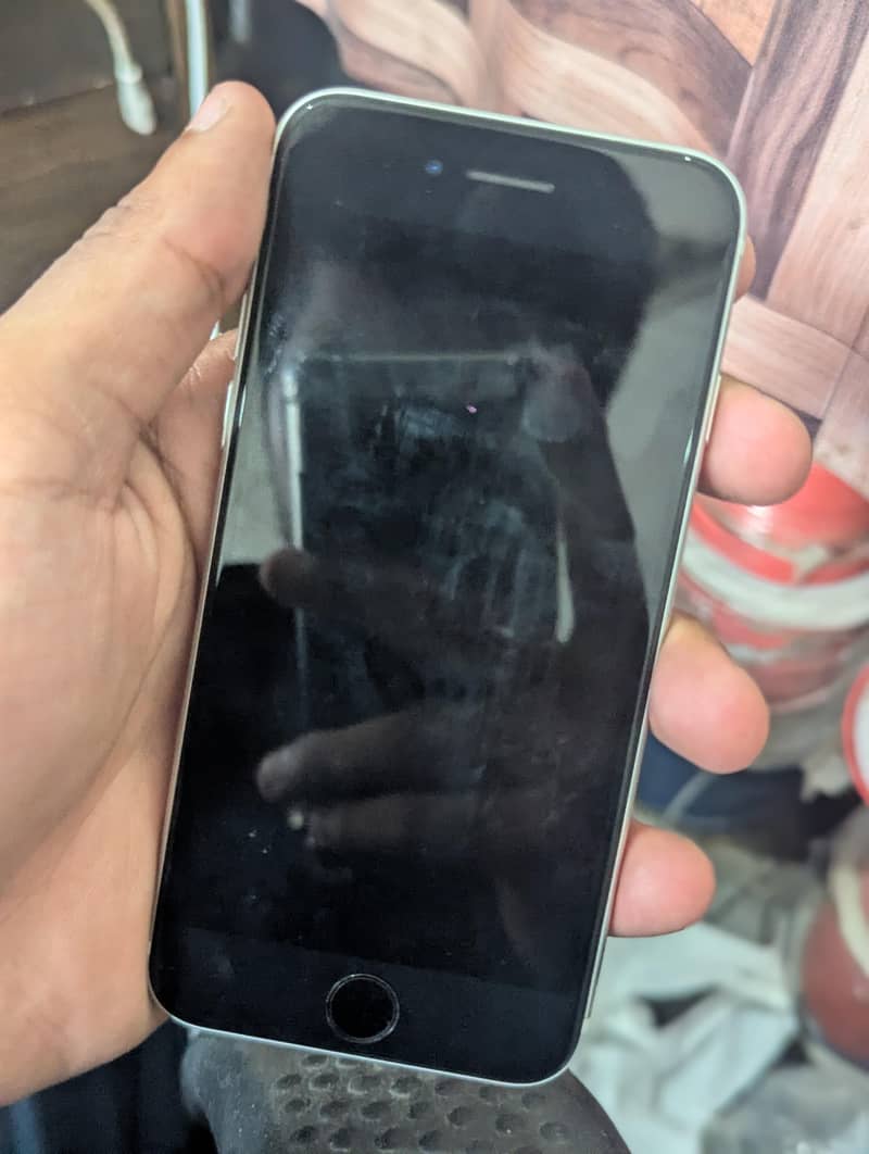Apple iPhone SE 0