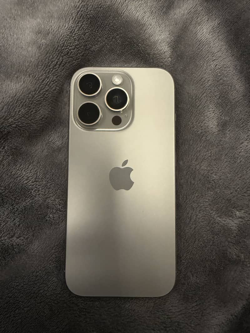 Apple iPhone 16 Pro 2