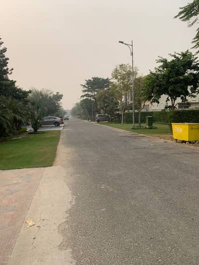 PRIME LOCATION 70 FEET ROAD 10 MARLA PLOT FOR SALE AT (X) BLOCK