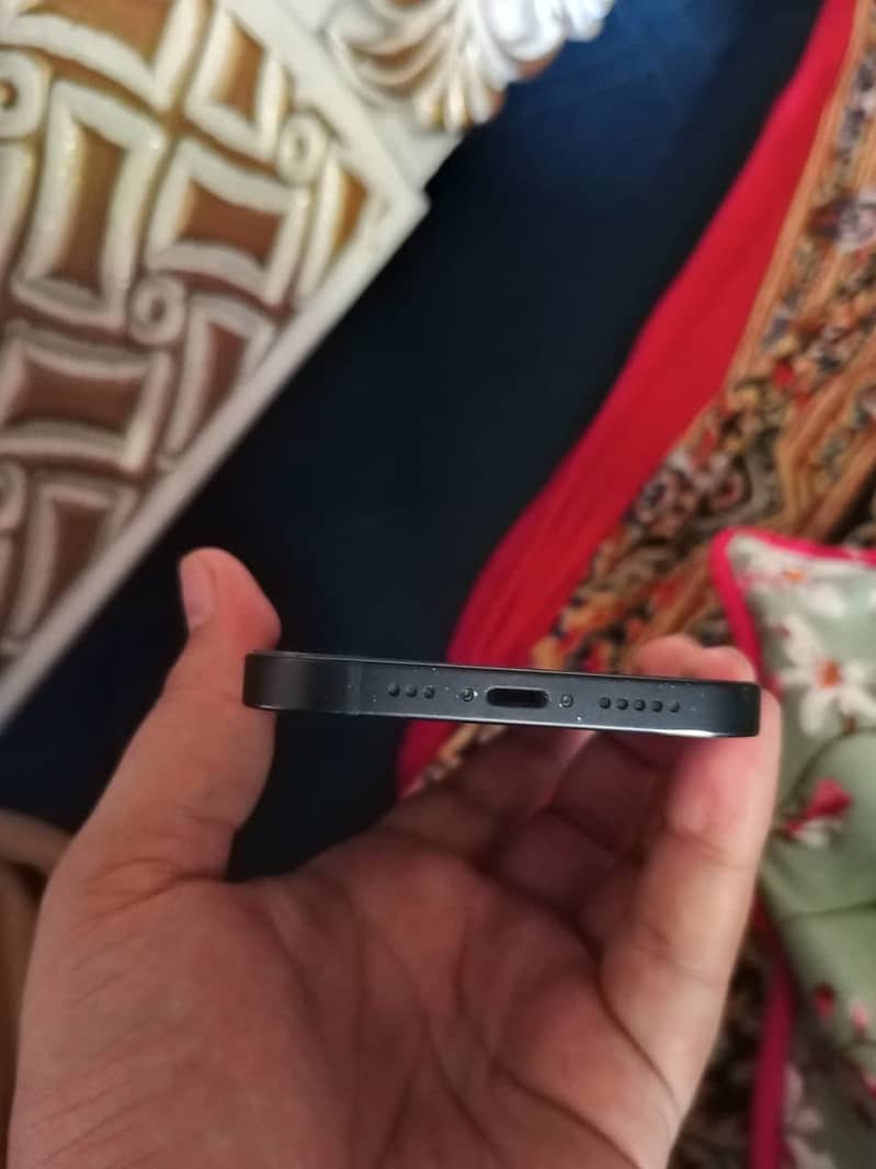 Apple iPhone 12 1