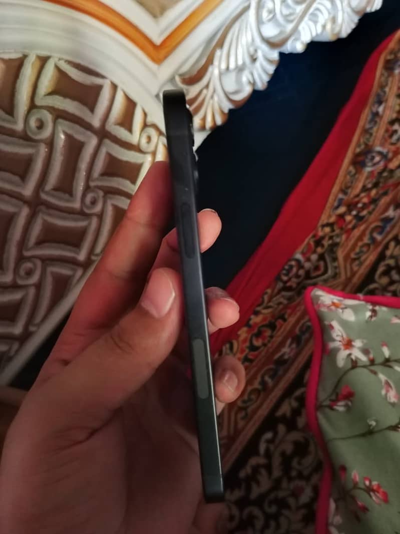 Apple iPhone 12 4