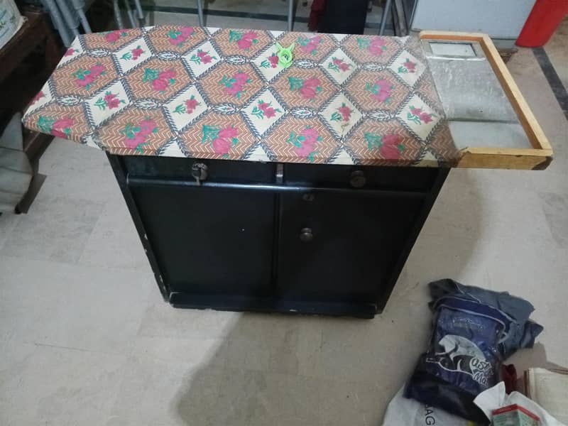 Iron Table 5