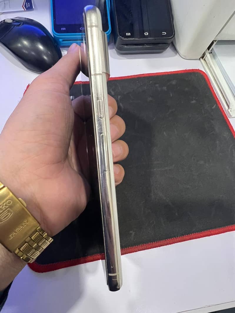 Google Pixel 8 Pro 4