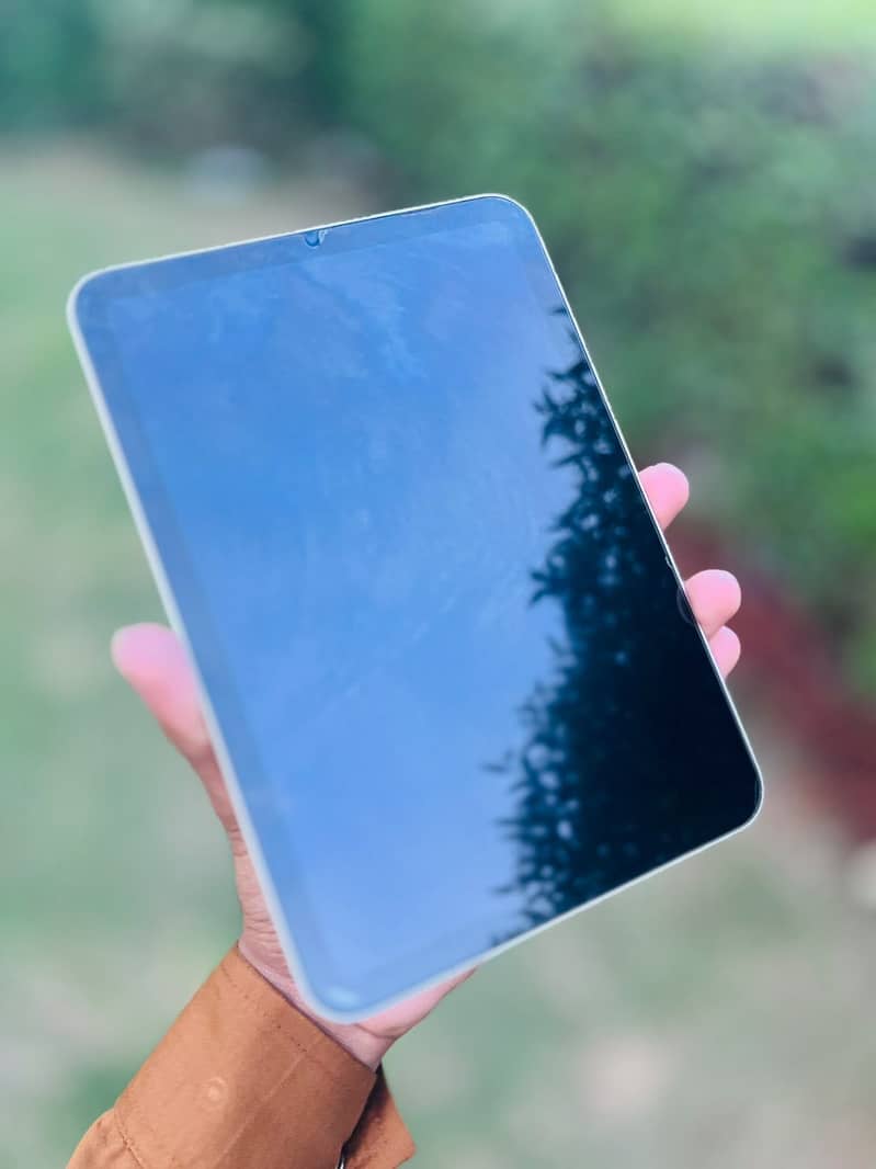 Ipad mini 6 with box 1