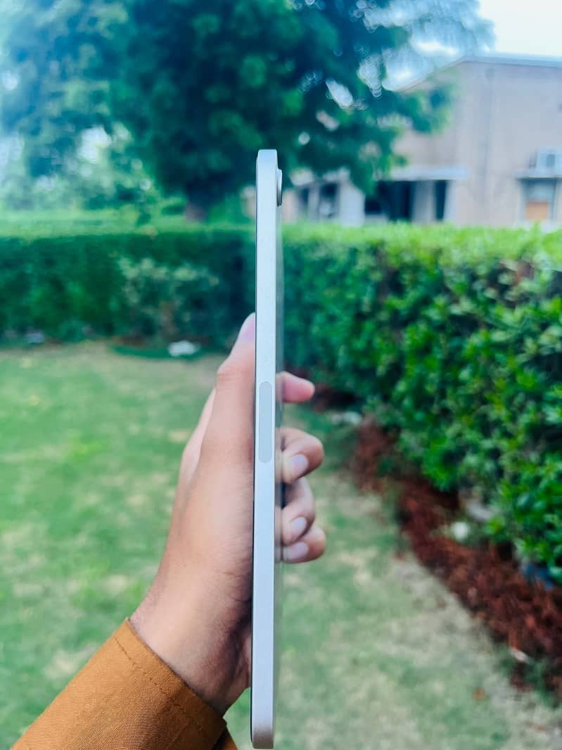 Ipad mini 6 with box 2