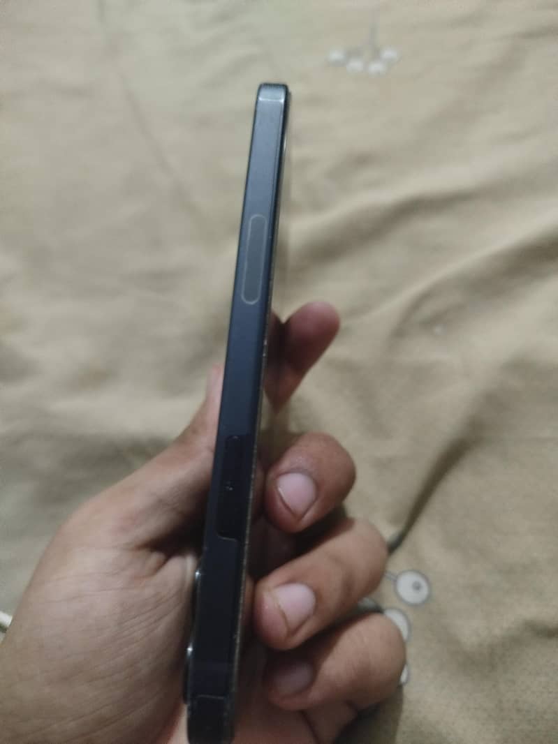 Apple iPhone 12 5