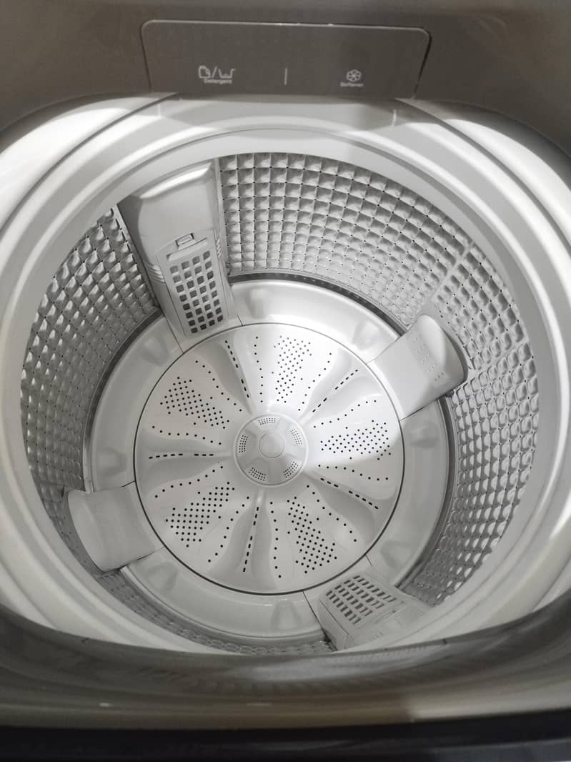 Haier HWM 120-826 12KG Fully Automatic Top Load Washing Machine 1