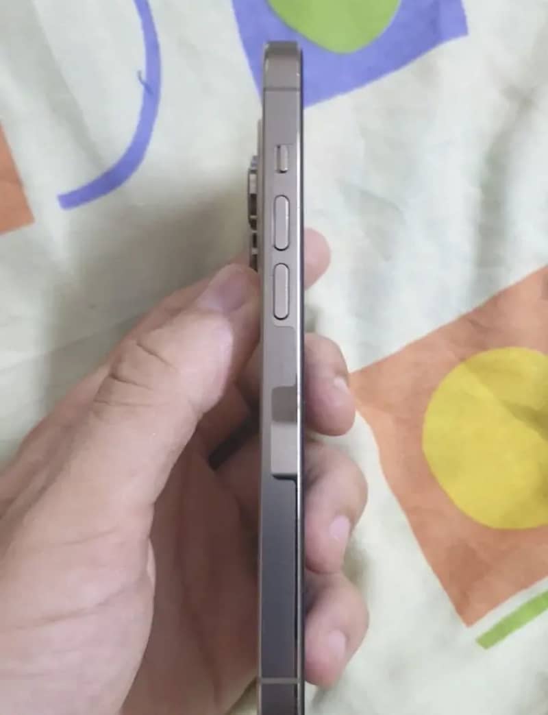 Apple iPhone 14 Pro 0