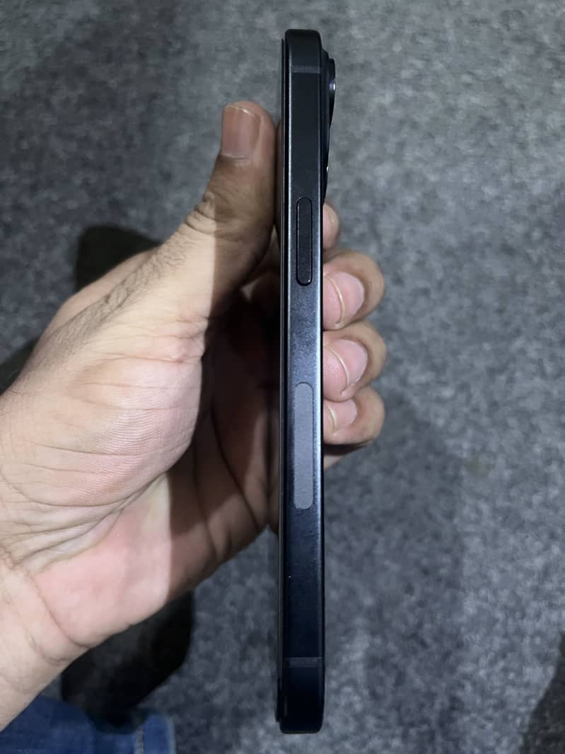 Apple iPhone 15 3