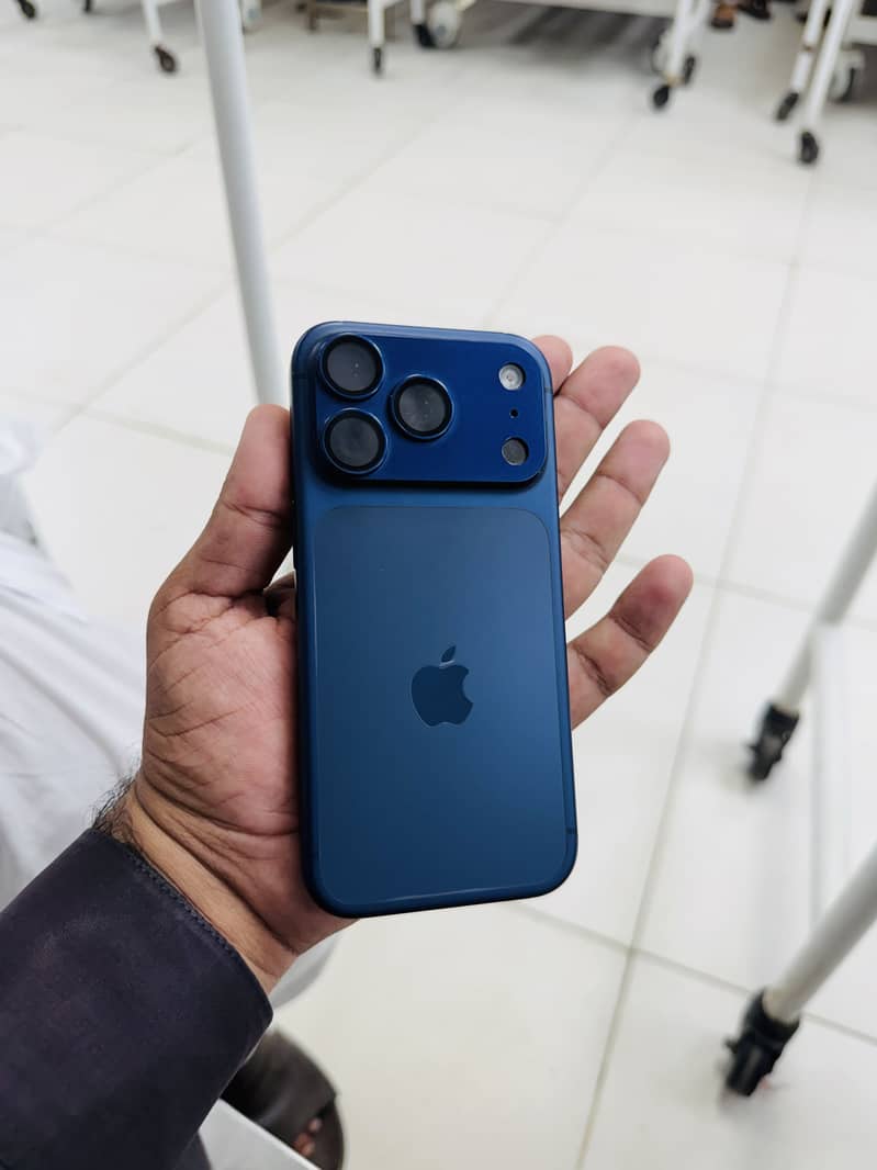 Apple iPhone 17 Pro 4