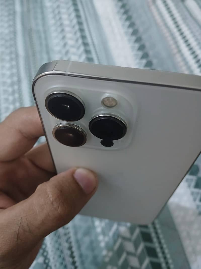 Apple iPhone 13 Pro 1