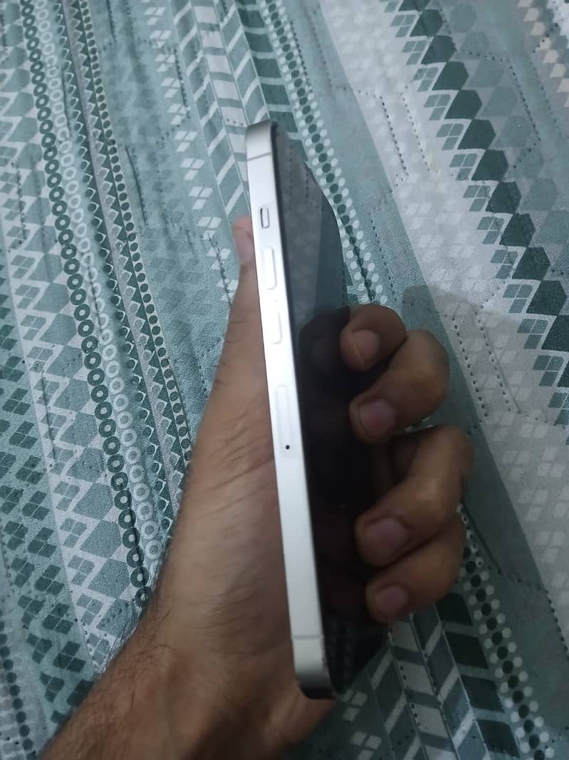 Apple iPhone 13 Pro 2
