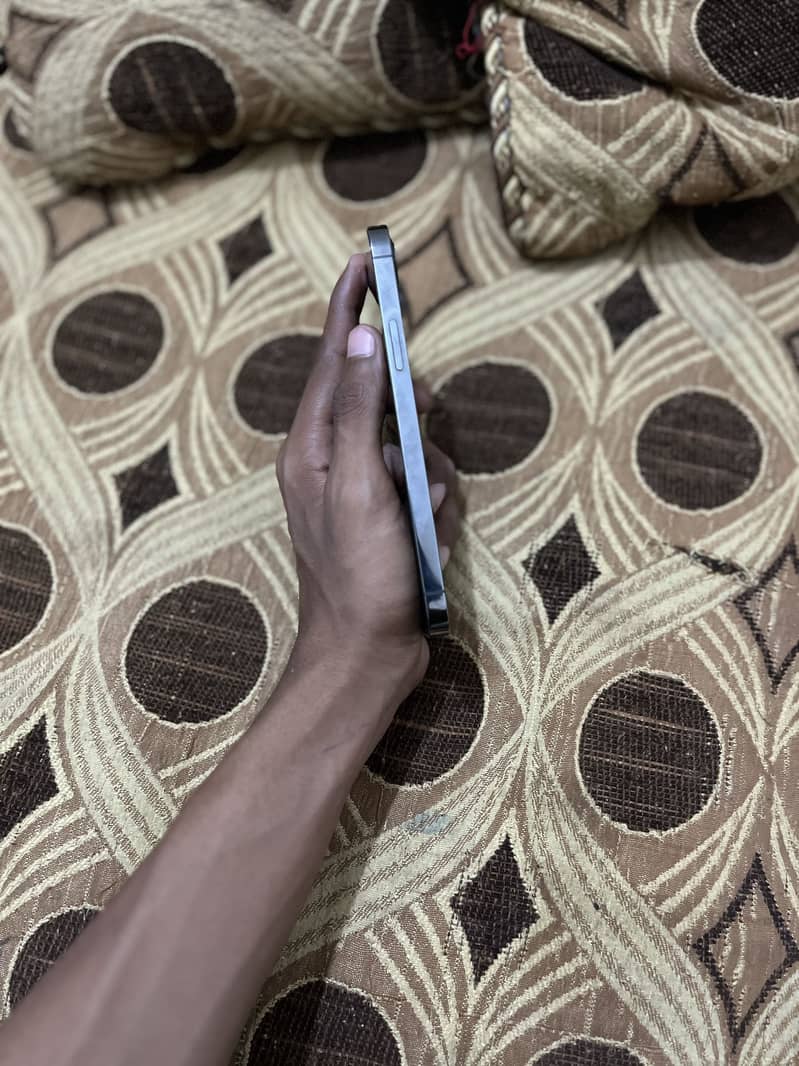 Apple iPhone 12 Pro 1