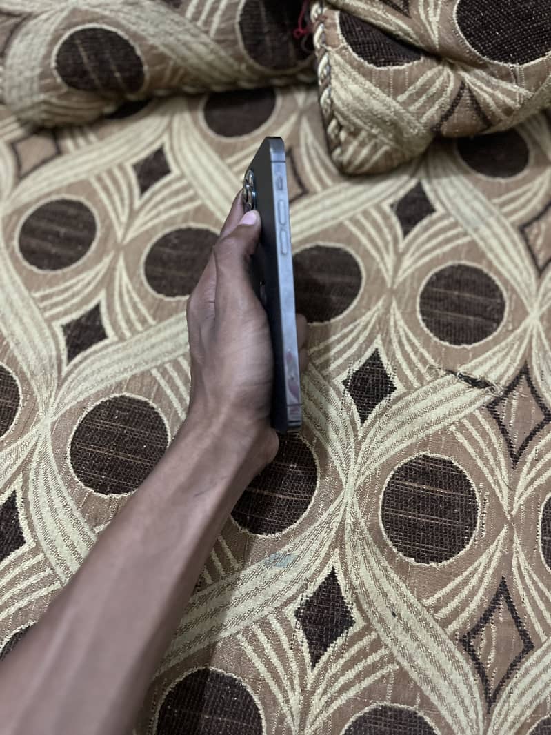 Apple iPhone 12 Pro 2