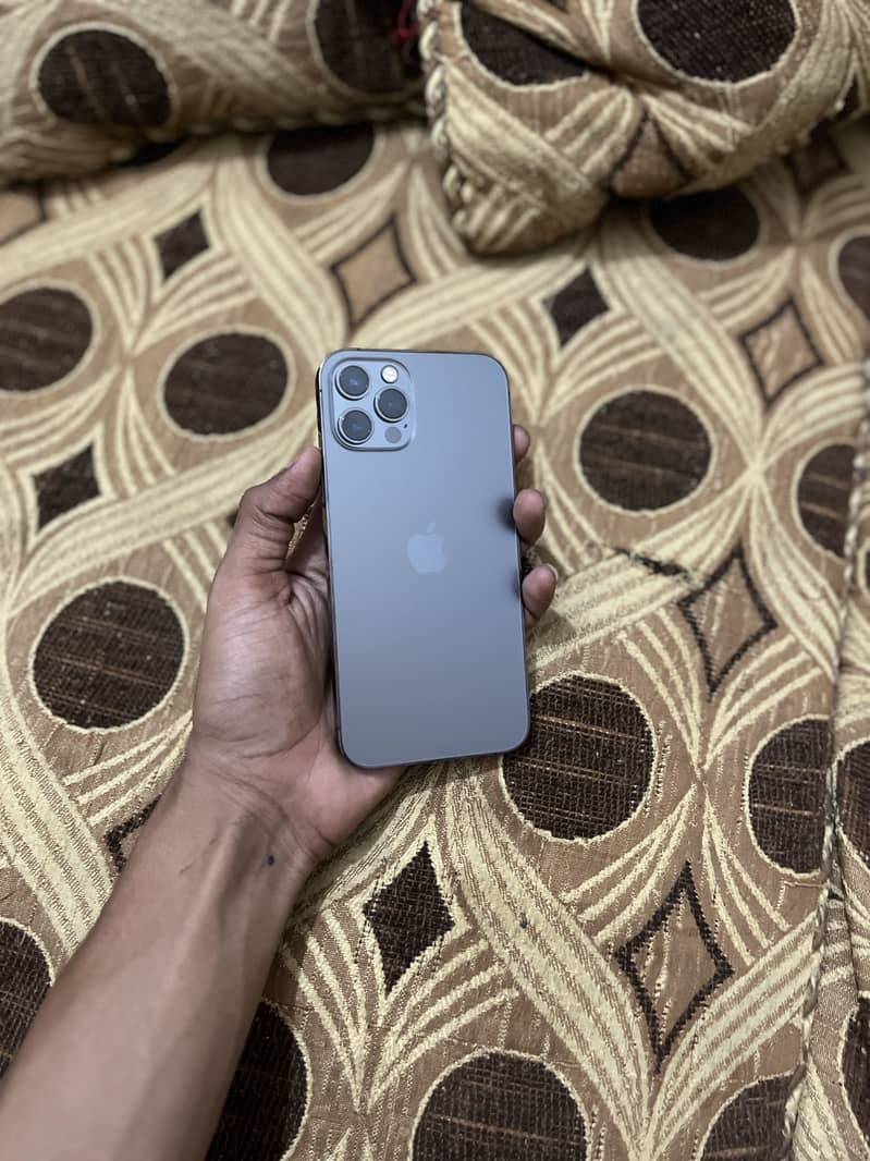 Apple iPhone 12 Pro 4