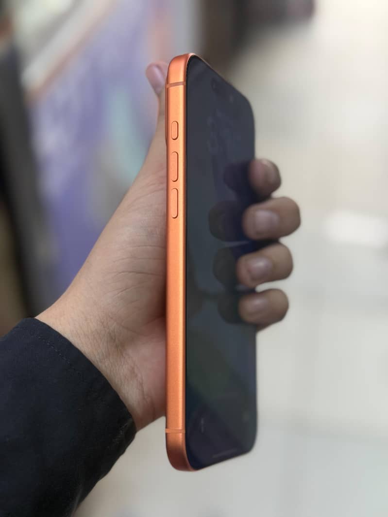 Apple iPhone 17 Pro Max 2