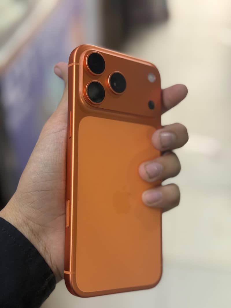Apple iPhone 17 Pro Max 3