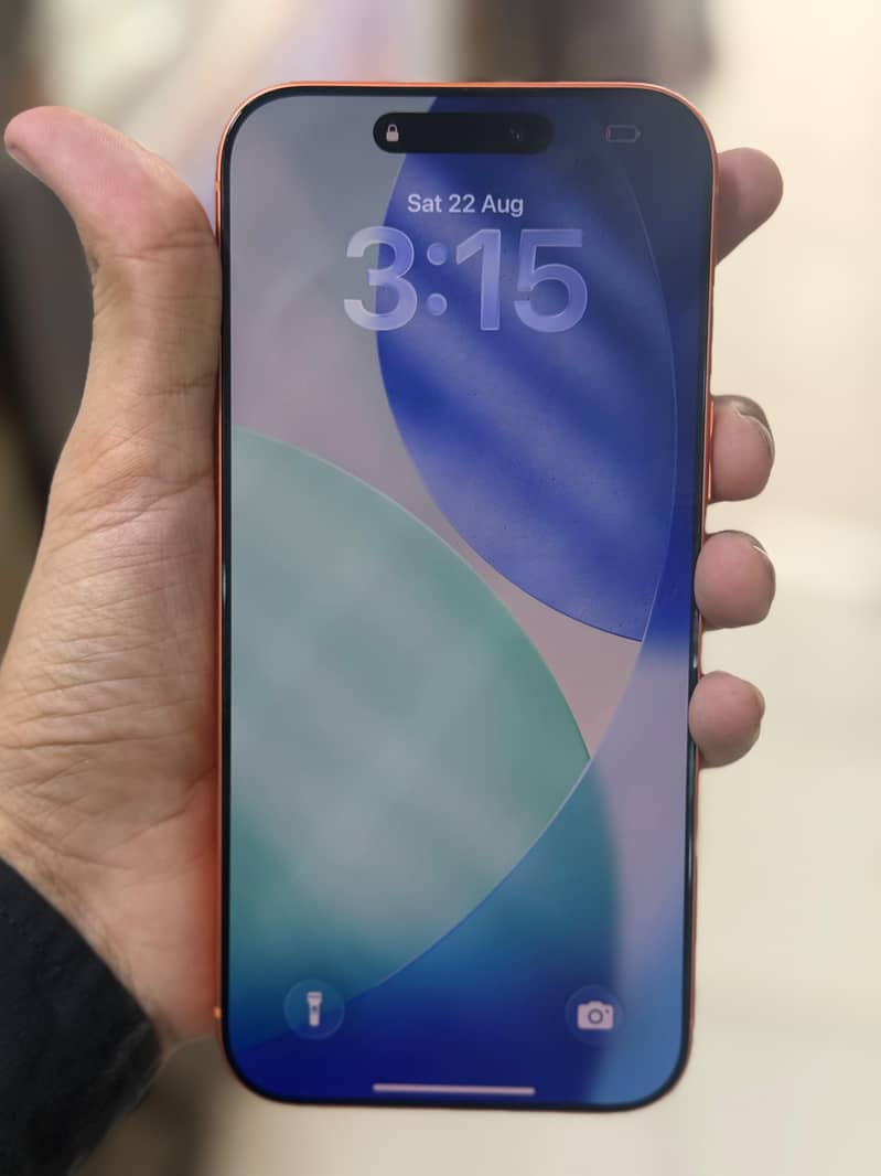 Apple iPhone 17 Pro Max 4