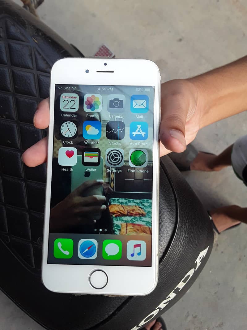Apple iPhone 6S 1