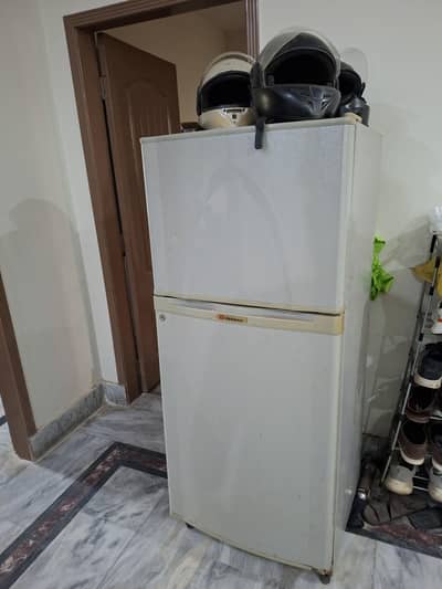 Dawlannce Fridge - Medium sized