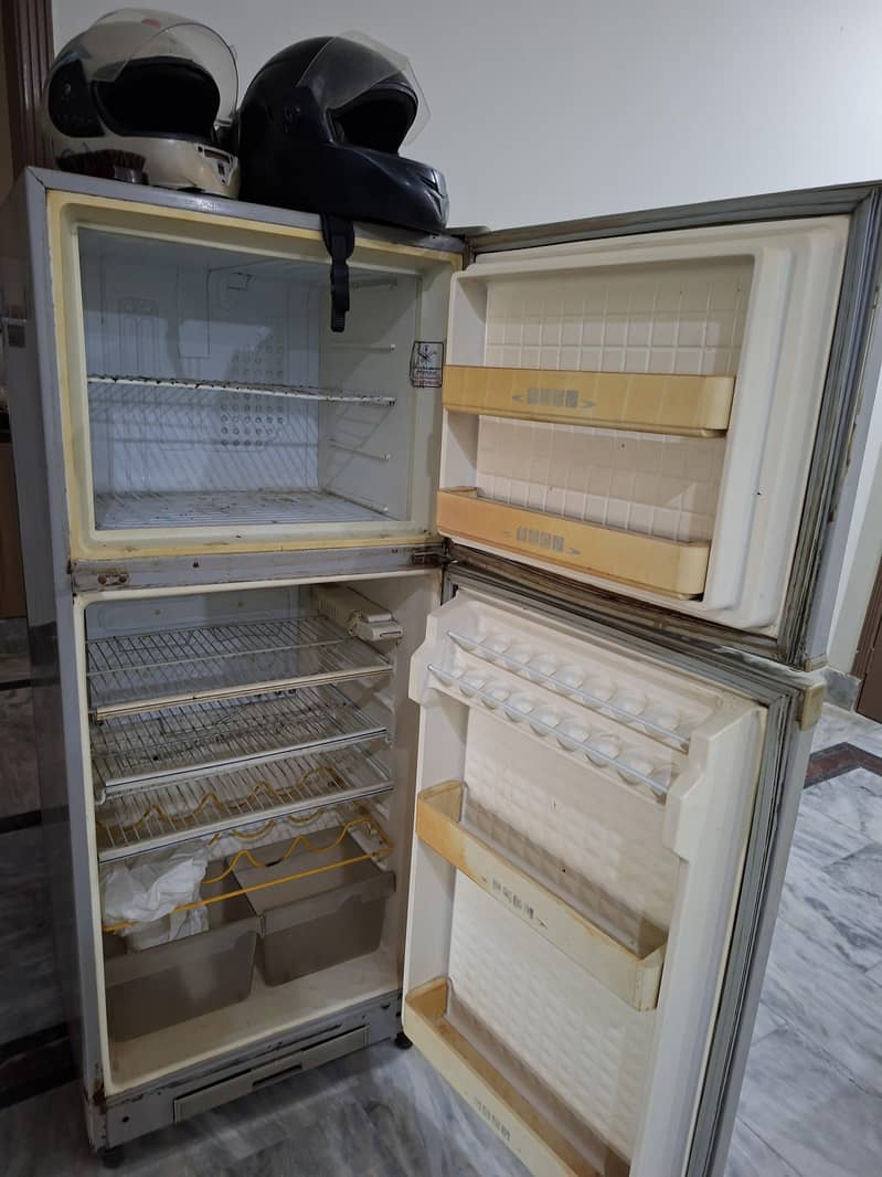 Dawlannce Fridge - Medium sized 1