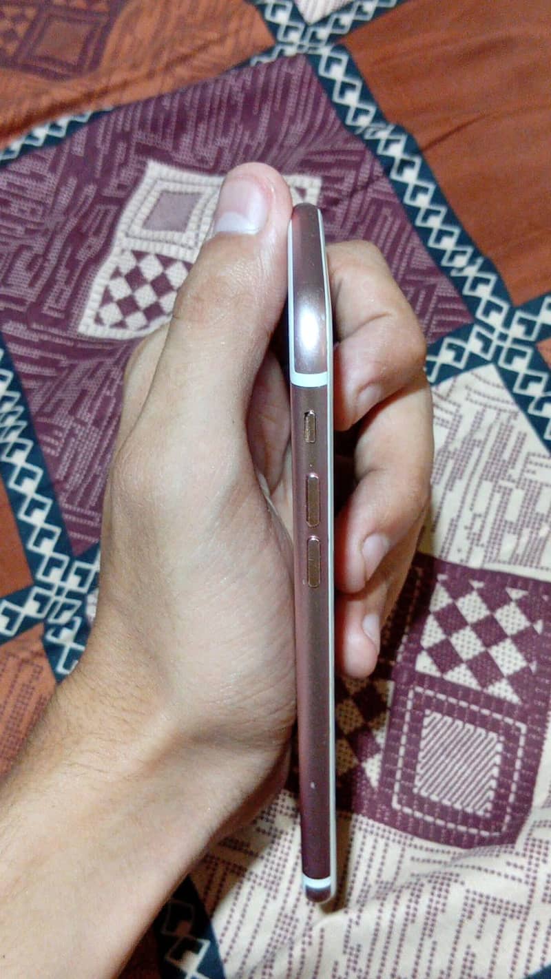 Apple iPhone 7 1