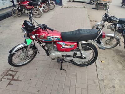 Honda 125 23 model bilkl ok ha koi kam ni haaa bio on the sport regist