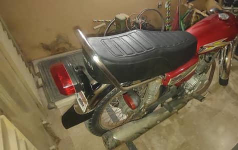 bike okay hai koi kam nh hai Mera use main hai bike