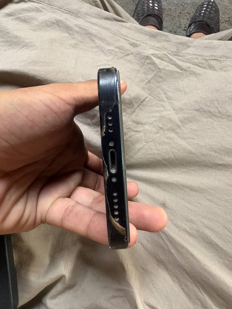 Apple iPhone 12 0