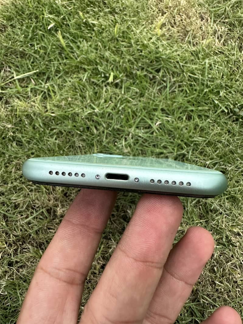 Apple iPhone 11 5
