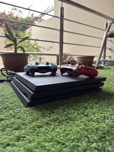 Ps4 pro 1TB lush condition