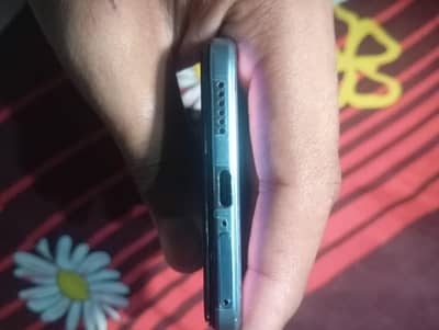 Vivo V21