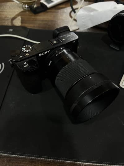 Sony A6500 + Sigma 70mm f/1.4 Lens