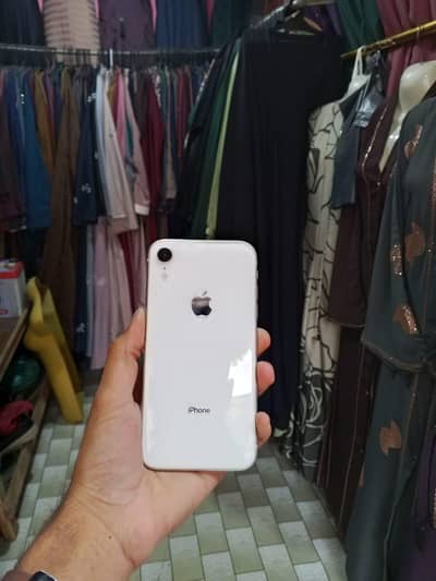 Apple iPhone XR