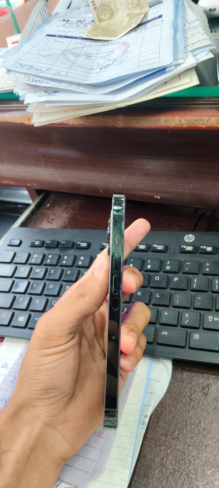 Apple iPhone 13 Pro 2